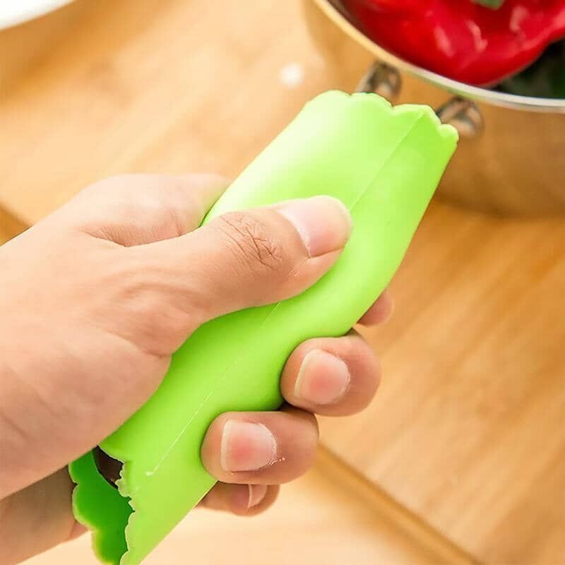 Effortless Rolling Garlic Skin Remover for Quick Peeling